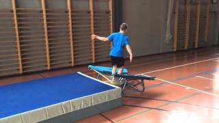 Sauter sur le trampoline