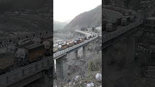 Traffic Jam at Jammu-Srinagar National Highway. #trafficupdates #trafficjam #nh44 #ramban