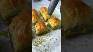 Lezzet Zirvesinin Adı! | Burça Baklava #shorts #baklava