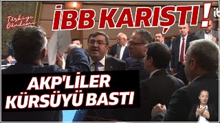 #sondakika İBB KARIŞTI AKP'LİLER KÜRSÜYÜ BASTI | Ortalığı karıştıran pankart
