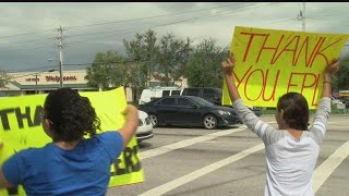 Bonita Springs residents show appreciation for linemen