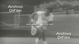 Arthur Ashe entrena para el torneo de la Copa Davis en Cleveland 1970