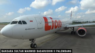 Kedatangan Pesawat Airbus A330-300 Lion Air Penerbangan Umroh di Bandara Palembang