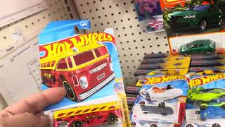 Playdays Collectibles Monday morning Hotwheels hunting at Dollar Tree. 1.6.25