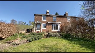 Delightful Three Bedroom Cottage by the River Chess