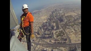 Burj Khalifa Its Terrifying Moments When Cleaning It