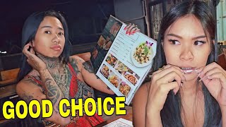 Thai Girl Finds Delicious Restaurant In Ayutthaya Thailand