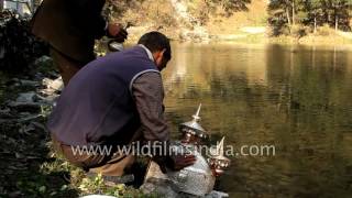 Sanctifying idols at Dodital, Uttarakhand