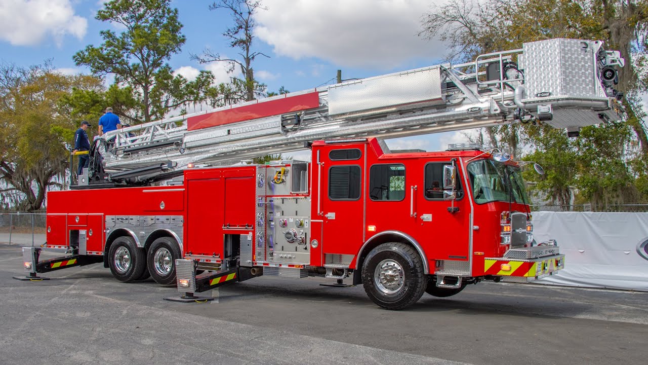 Walk Around Of Palm Beach County Fire Rescue's HP 100 - SO143805 - YouTube