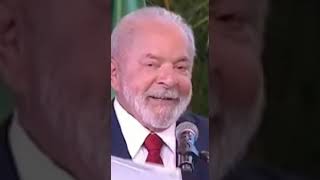 Criança interrompe discurso de Lula e pergunta: 'caiu o preço da picanha?' #Shorts