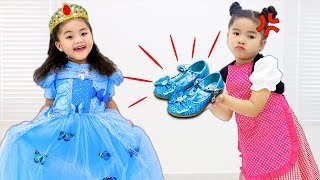 Suri & Annie Pretend Play Cinderella Story for Kids