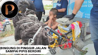 PEMUDA NEKAT BERDIRI LAMA DIPINGGIR JALAN RAYA TERNYATA SEDANG.......???