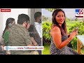 actress soujanya suicide ನಟಿ ಸೌಜನ್ಯಾ ಸಾವು ಆಸ್ಪತ್ರೆಯಲ್ಲಿ ಸಂಬಂಧಿಕರ ರೋದನೆ tv9kannada