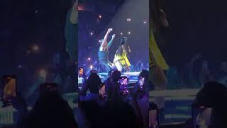 Nicki Minaj being Freaky on stage while Performing RNB #nickiminaj #pinkfriday2
