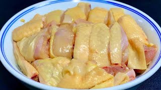 This method of cooking chicken is very popular. It is simpler than boiled chicken and tastier th