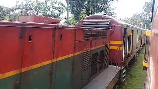 No. 1007 Colombo fort - Badulla express train at Ihalakotte