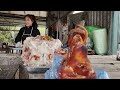 the beautiful girl selling the best roasted pork in vietnam earns millions of dollars every day