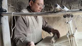 Traditional pattu weaving in Ladags. ལ་དགས་ཀྱི་ཐགས་བཟོ།#mountains #himalayas #