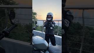 女生骑摩托车是真的有点帅Benelli 哈伦402