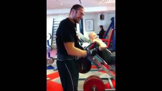 Tyson Fury dead lifts 250kg