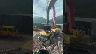 这应该是这个吊车师傅干过最放心的活吧！#挖机 #excavator #施工