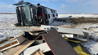 Shania Twain's crew bus rolled over in Saskatchewan crash