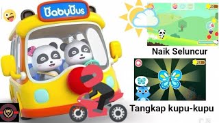 Panda berseluncur tangkap kupu kupu 002