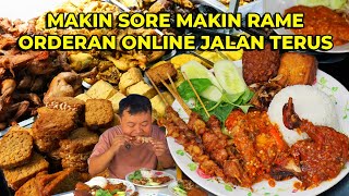 NYOBAIN AYAM PENYET TERENAK DI BANDUNG, RATING 4,9 DI APLIKASI OJEK ONLINE!