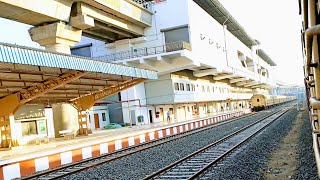 Sabarmati - Bhavnagar Terminus Intercity SF Express Train entering Gandhigram Railway station