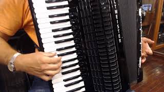 How to Play Balkan Music on Piano Accordion - Lesson 1 - Balkan Ornamentation Mordents