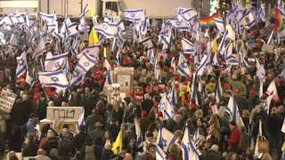 Thousands protest against Benjamin Netanyahu in Tel Aviv