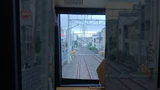 【おかしい電車🚃動画中級編】ギリギリまで踏切閉まらない？　Is it late to close the railroad crossing?　#shorts #ボンドウ