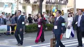 第４１回堺まつり大パレード　近世　国際交流都市　堺　（第１２回ベトナムホイアン　日本祭りＩＮ堺ＰＲ隊）