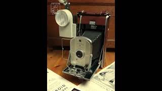 ONE OF THE FIRST POLAROID CAMERAS - POLAROID LAND CAMERA