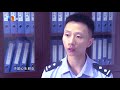 两名男子光天化日偷车，推着摩托车逃跑，监控拍下全过程！