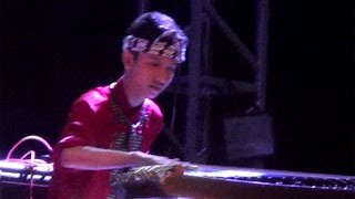 Merdu dan Unik banget!! Musik Kolaborasi gamelan tradisional Sunda dan musik modern