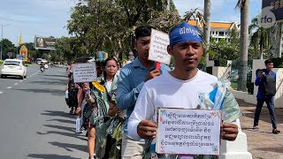 Cambodian activists march against plastic pollution | Radio Free Asia (RFA)