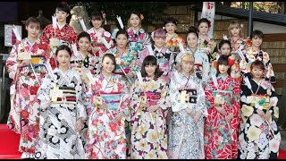 E-girls 晴れ着姿で「変革の年」と新年の誓い