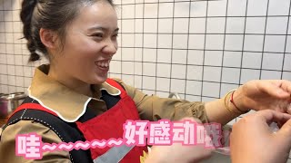 在这特殊的日子里祝女神们节日快乐