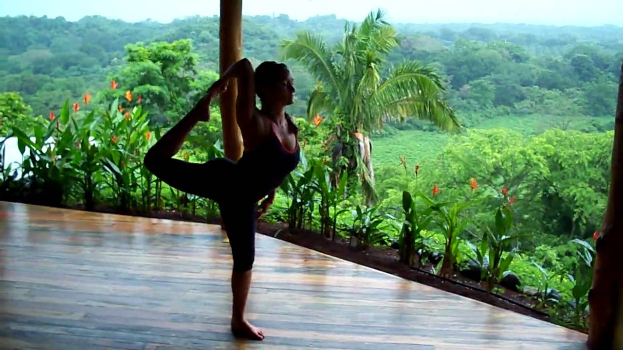 How To Do Lord Of The Dance Pose (Natarajasana) - Yoga Costa Rica - YouTube