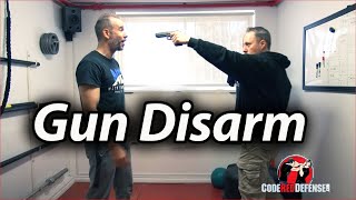 How to Disarm a Gunman Effectively