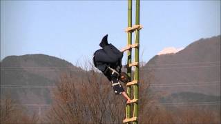 秦野鳶工組合による「梯子乗り」