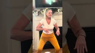 67 Year Old Does Yoga in Yellow Leggings #mature #fashion #older #leggings #panties #yoga #yogalife