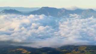 扇ケ鼻から雲海を望む