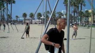 Muscle Beach Workout with the Yogi Light