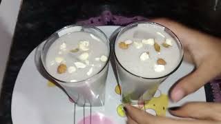 यह एक ऐसा पेय पदार्थ जिसे पीने से एक महीने में 4 से 5 किलो वजन बढ़ जाता है| Banana Milkshake