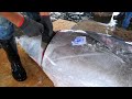 Sharp Knife! Giant Bluefin Tuna Cutting Master, Fish Market in Taiwan 鋒利的刀！巨大黑鮪魚切割達人