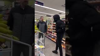 Shoplifter Goes Bananas At The Walgreens In Brooklyn New York