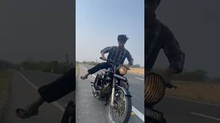 Royal Enfield classic 350 almost fell🥲 💔💥💥#viral#bike#bullet#rider#royalenfield#classic350#shorts