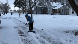 Claudia muestra que le tocó trabajar en la nieve por primera vez